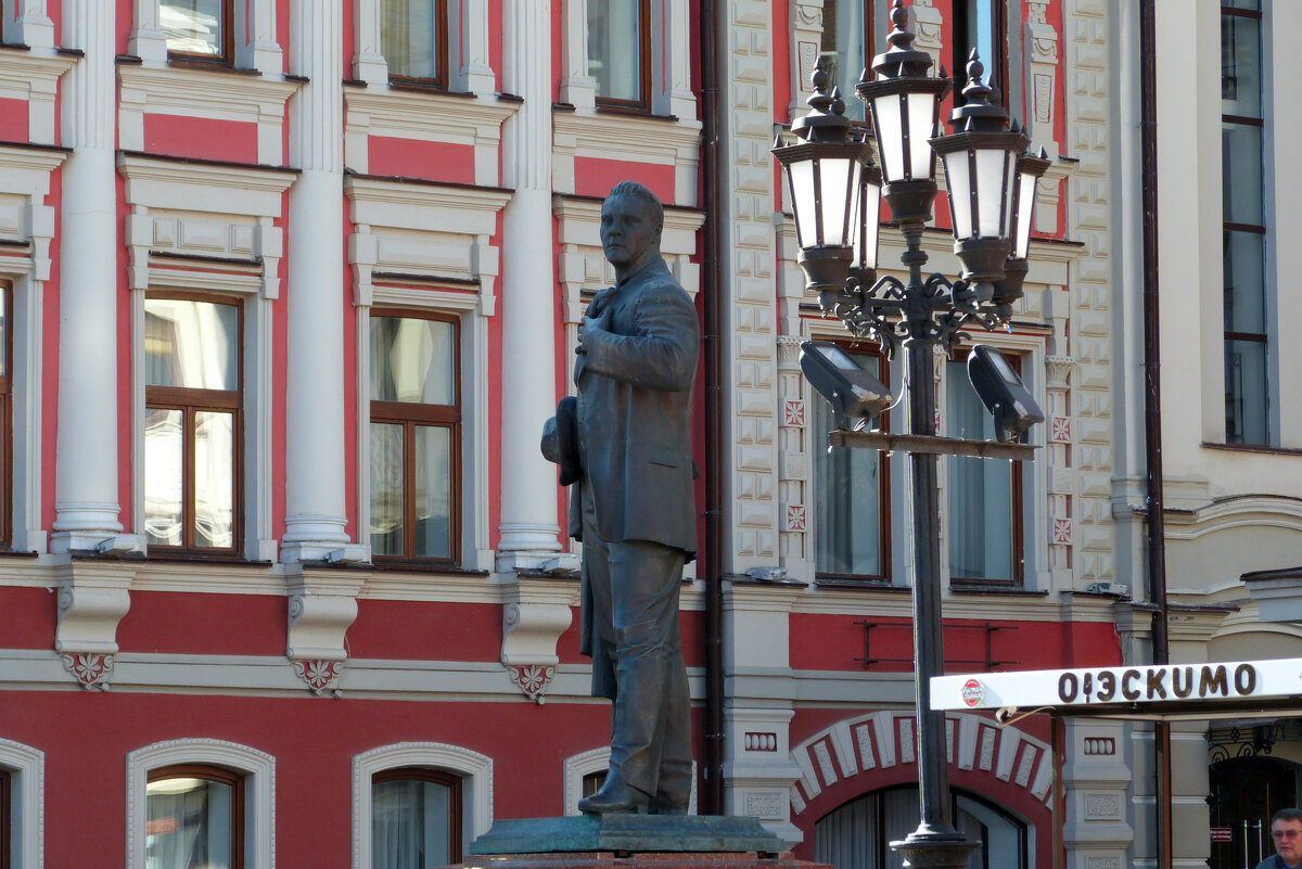 Памятник Шаляпину. - Вик Токарев
