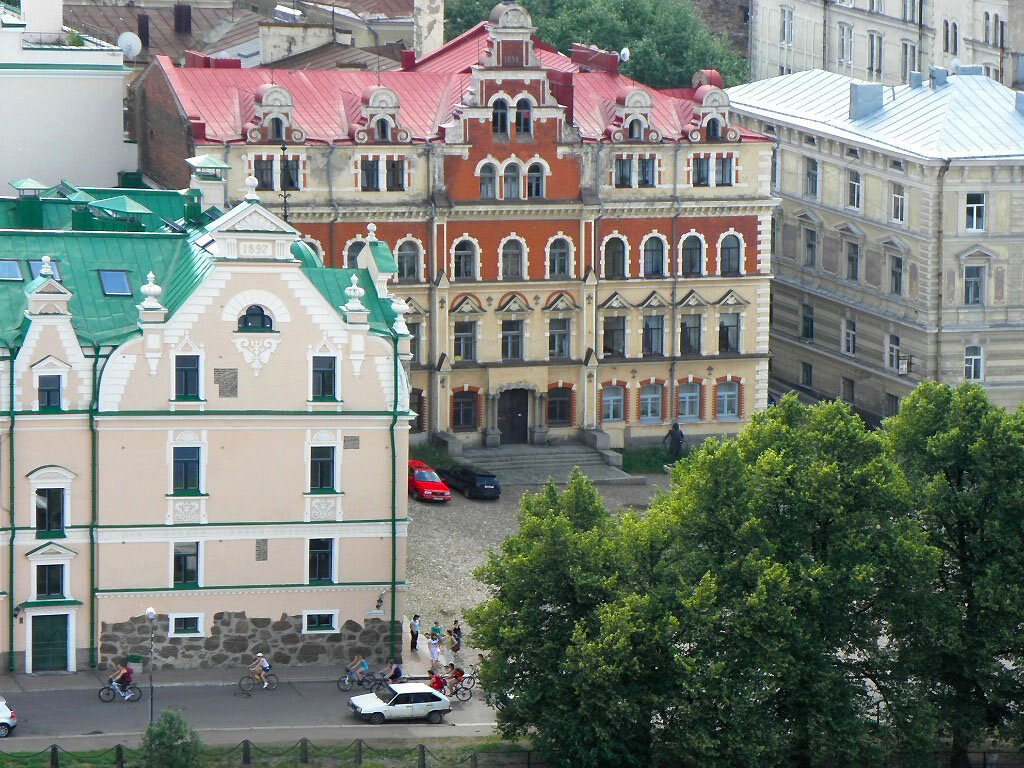 Вид на Ратушную площадь с Башни Олафа Выборгского замка - Стальбаум Юрий 