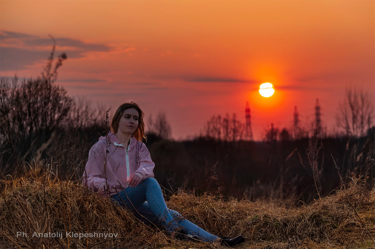 Поздним майским вечером, на исходя дня, делать было нечего,  с фоткайте меня.... - Анатолий Клепешнёв