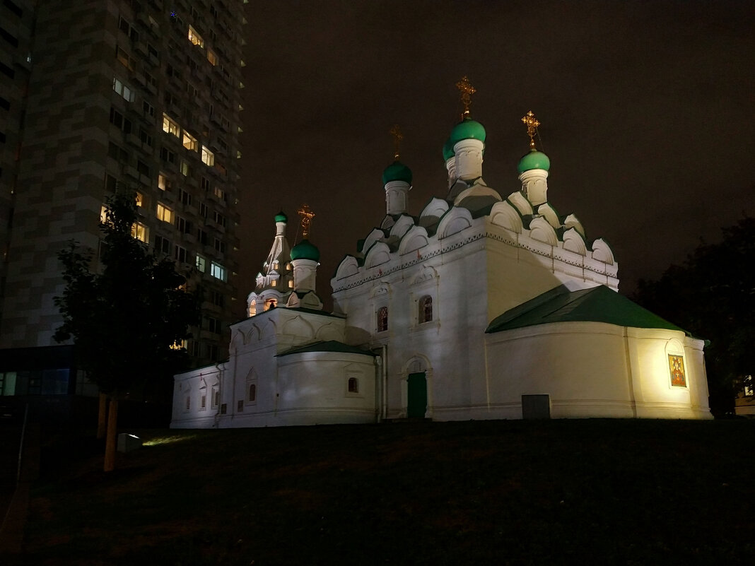 Церковь, которую снимали чаще, чем не снимали :-) - Андрей Лукьянов