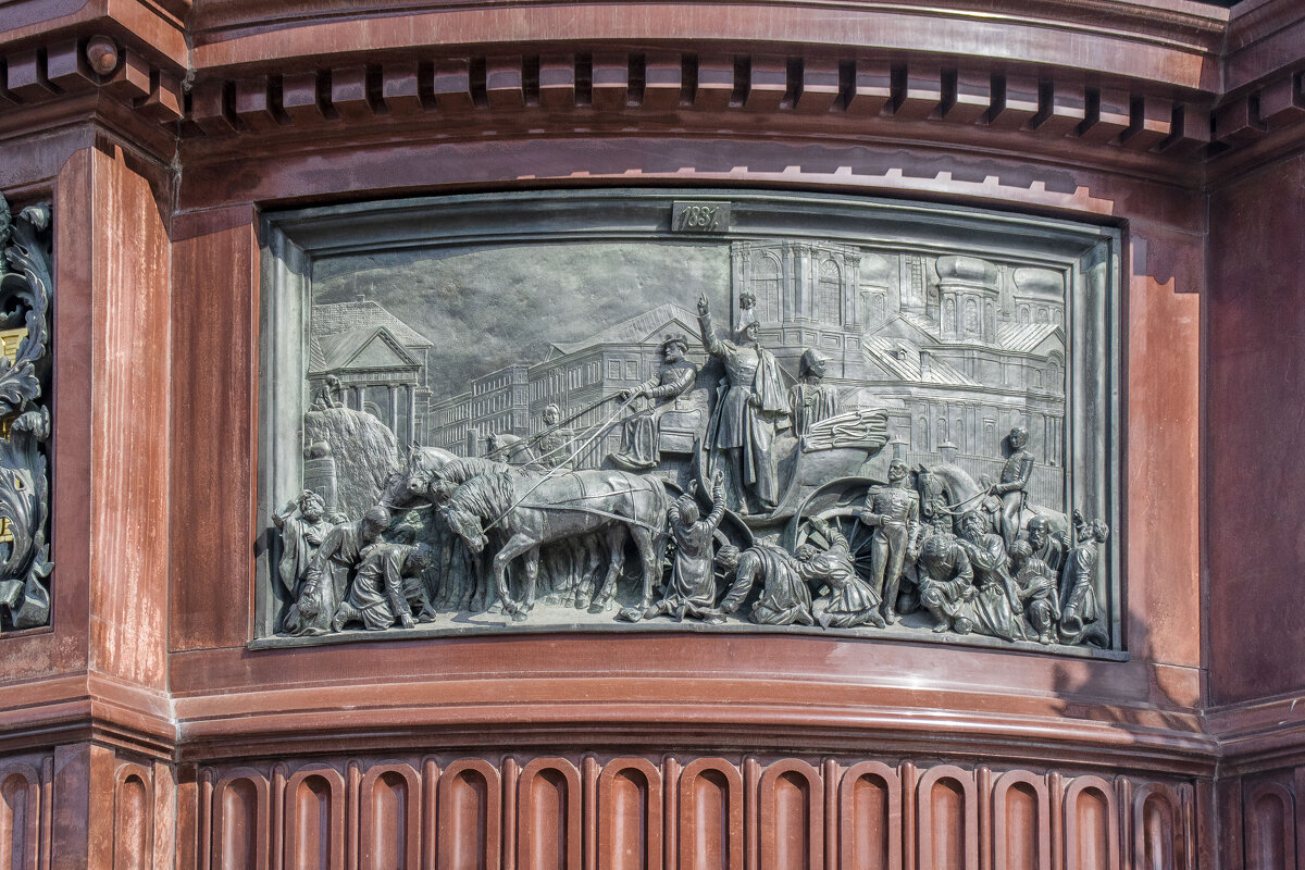 Горельеф на постаменте памятника Николаю I. Эпизод 1831 года: Холерный бунт на Сенной площади СПБ - Стальбаум Юрий 