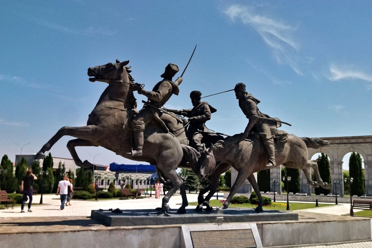 Конный памятник Ингушскому полку Дикой Дивизии - Елена (ЛенаРа)