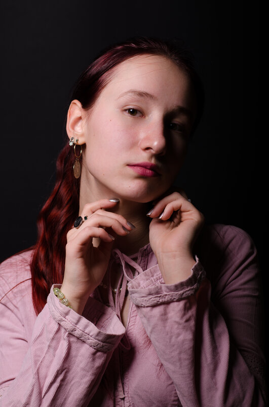 Девушка в розовом - Andrey Petrukhin