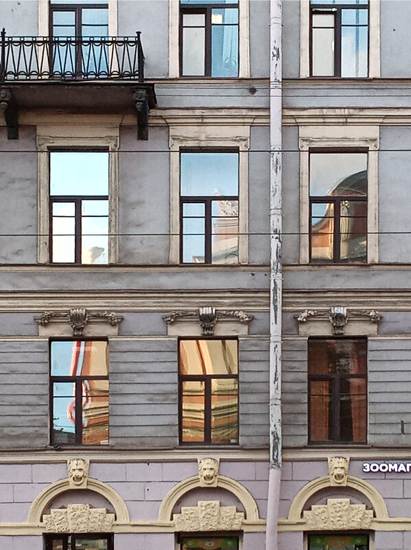 Отражение в окнах на Садовой - Фотогруппа Весна
