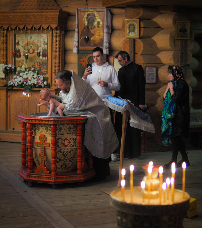 Крещение младенца в церкви Покрова Пресвятой Богородицы в усадьбе Богословка - Магомед .