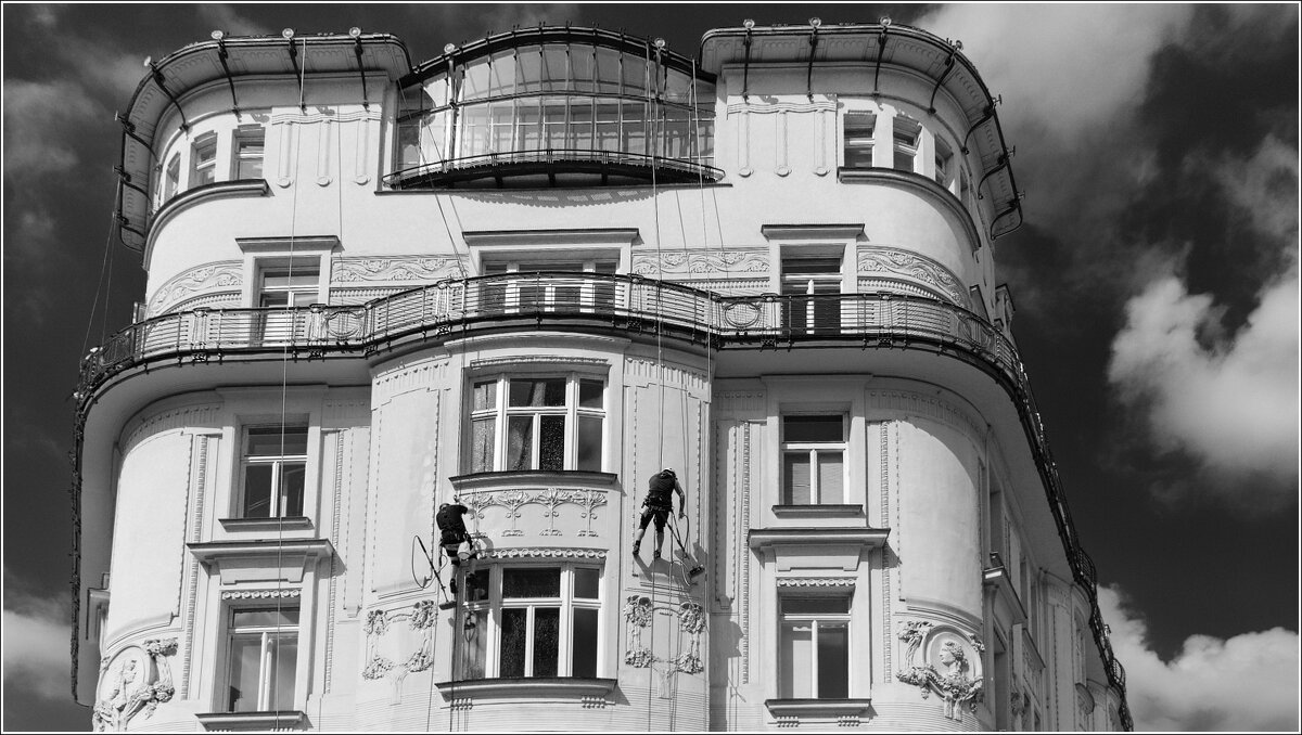 ремонт фасада старого дома - Jiří Valiska