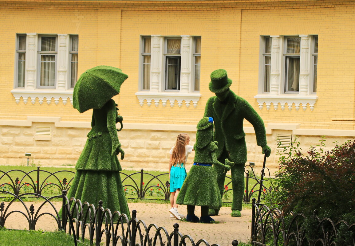 Зелёные скульптуры Кисловодска. - Ирина Нафаня