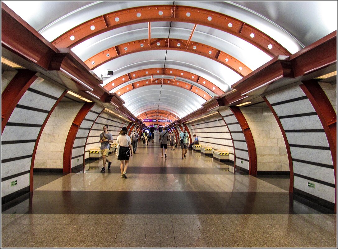 Станция метро "Обводный канал" - Любовь Зинченко 