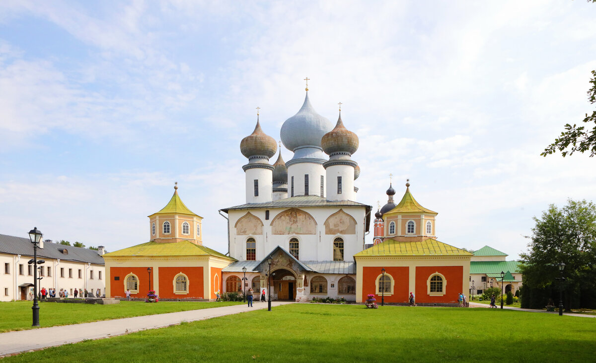Тихвинский Богородичный Успенский монастырь - Сергей Яснов