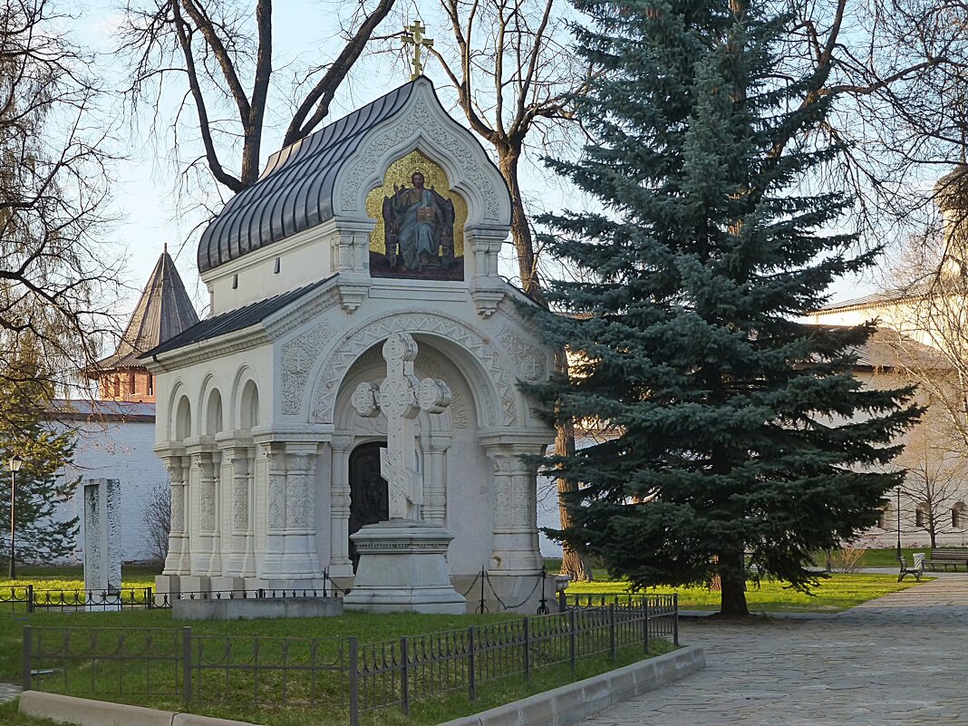 Мемориал князя Пожарского в Спас-Евфимеиевском монастыре в Суздале - Лидия Бусурина