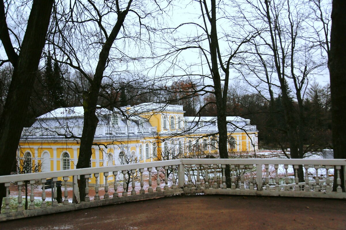 Дворец в осеннем парке - Танзиля Завьялова