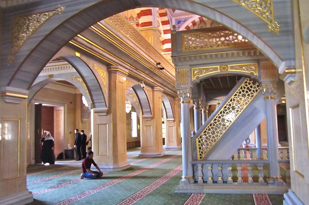 Внутри мечети "Сердце Чечни" - Елена (ЛенаРа)
