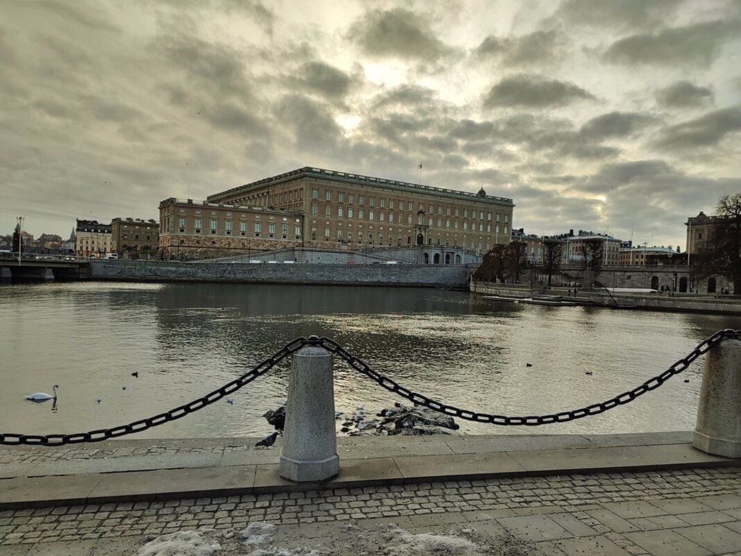 Стокгольм в начале декабря  Королевский дворец Kungliga slottet - Alm Lana