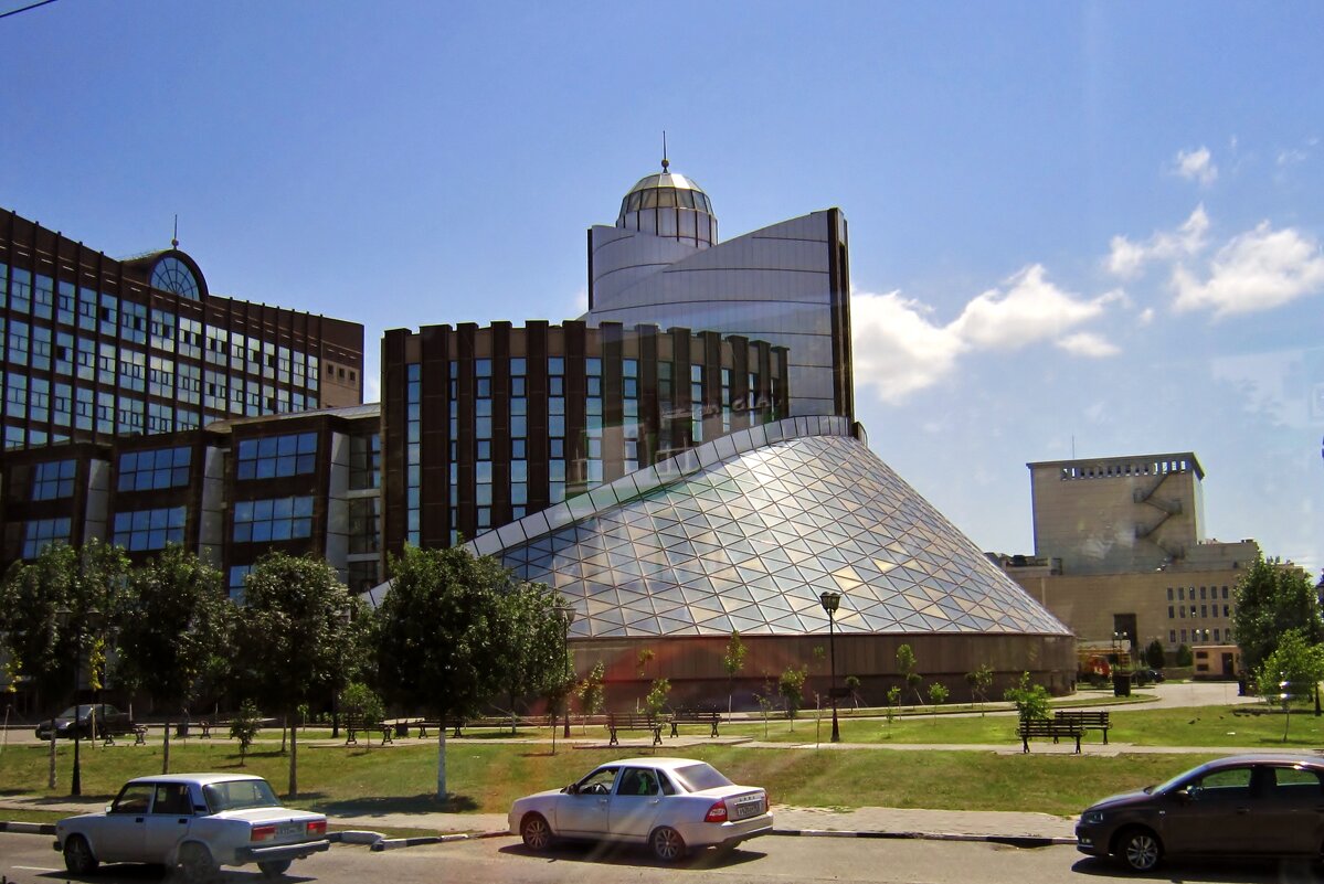 Крыло здания Национальной библиотеки в Грозном - Елена (ЛенаРа)