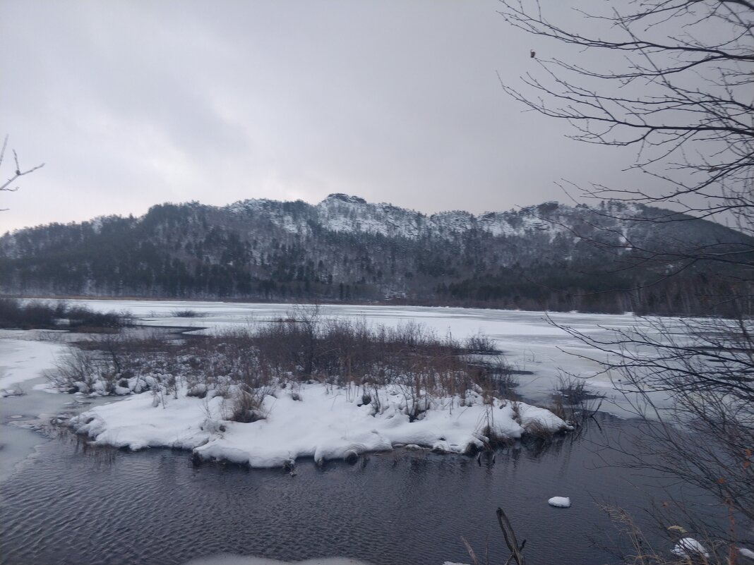 Озеро замерзло - Андрей Хлопонин
