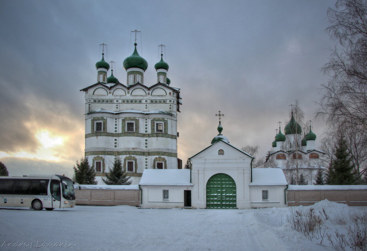 Николо Вяжищский монастырь осень