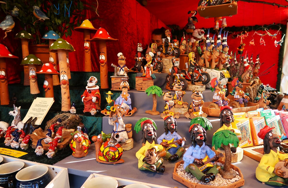 Сувениры на рождественском базаре - Nina Yudicheva