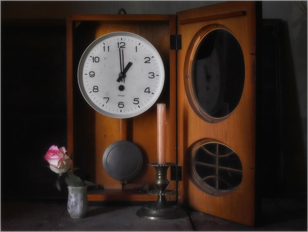 Часы и роза ( Альбом "Тихая жизнь предметов" ) - Виктор 