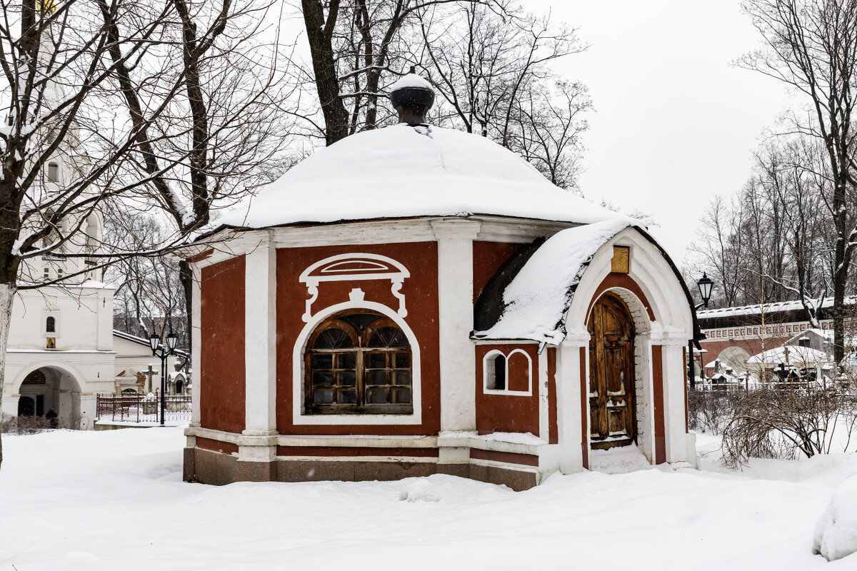 Часовня водосвятная в Донском монастыре - Александр 