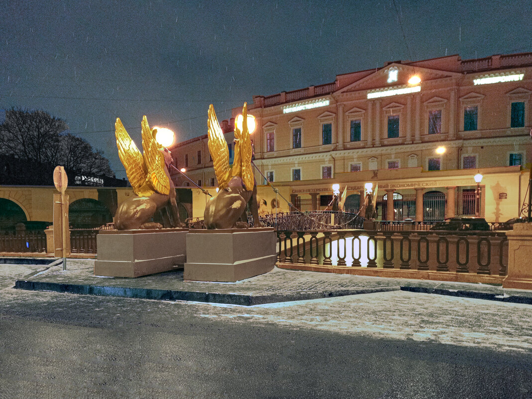 Банковский мос через канал Грибоедова в ночном освещении - Стальбаум Юрий 