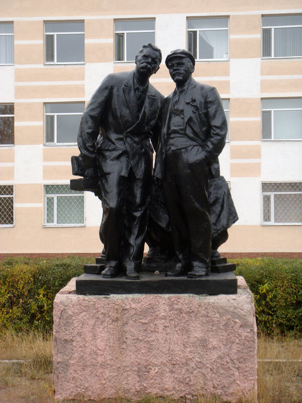Памятник В. Ленину и М. Горькому - Светлана SvetNika17