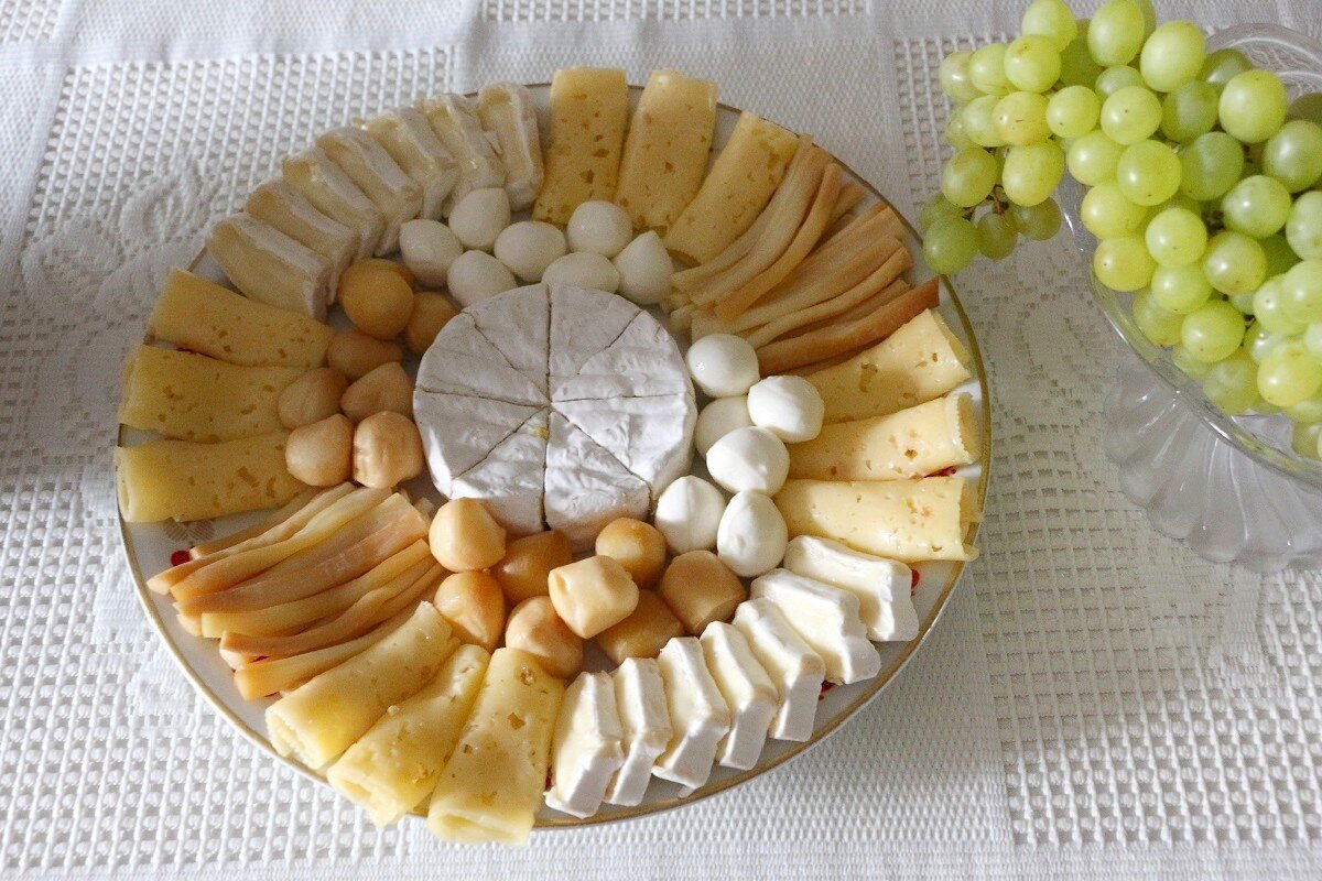 Сыр с виноградом - Надежд@ Шавенкова