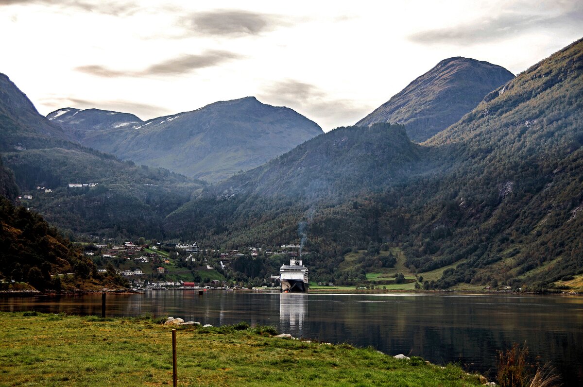 каждый фьорд обязательно где-то заканчивается...- Geirangerfjord (1) - Valentin Orlov