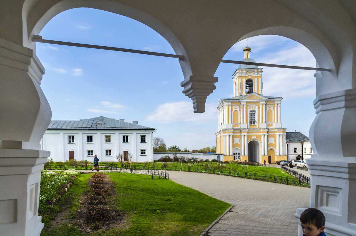 Вид Варлаамовой церкви с крыльца Спасо-Преображенского собора - Стальбаум Юрий 
