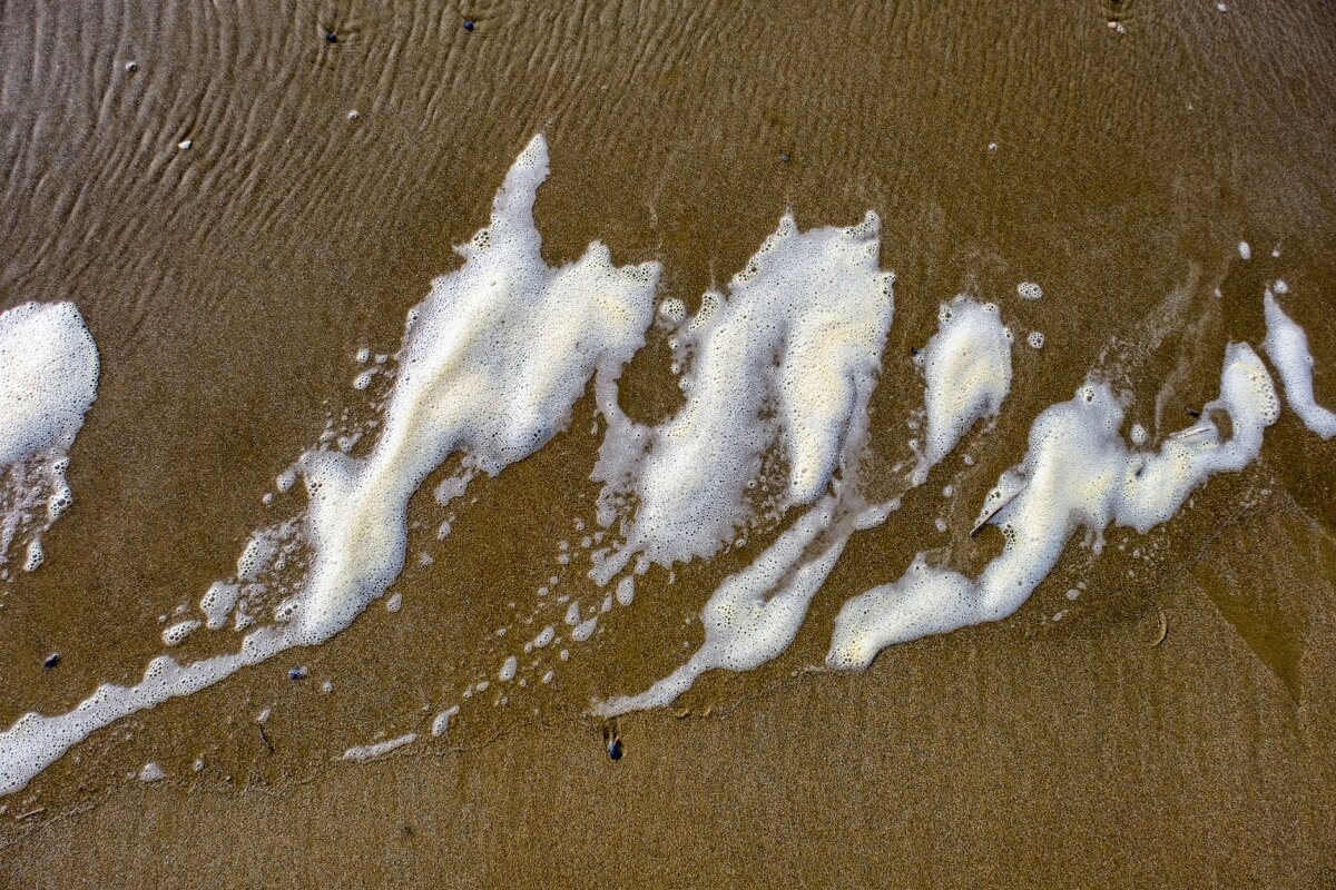 Природная каллиграфия на пляже - Георгий А