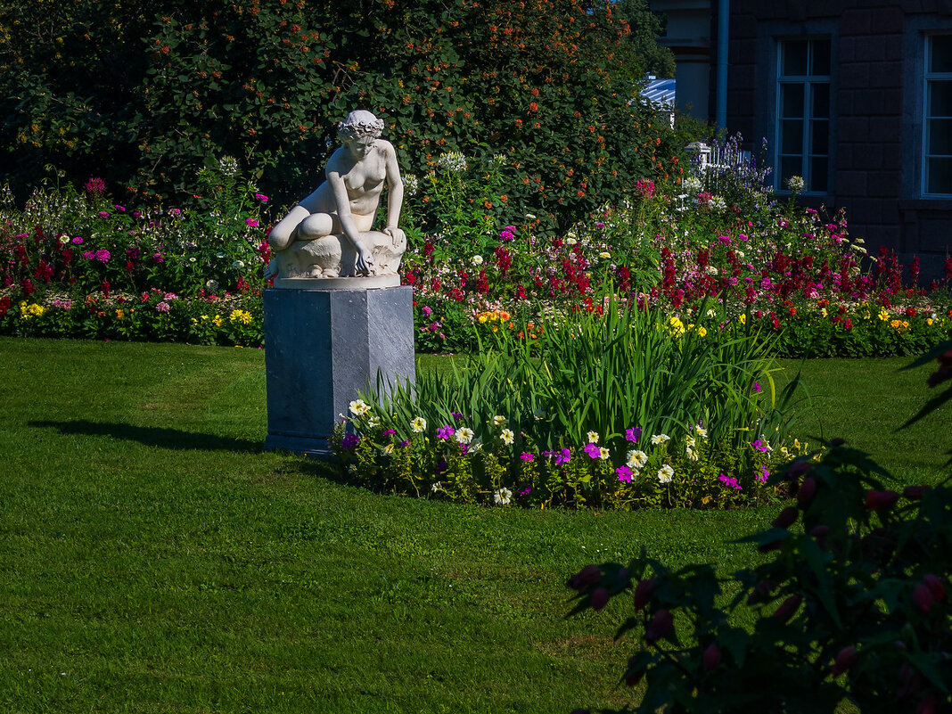 Скульптура "Нимфа" в Собственном саду в Екатерининском парке, г.Пушкин - Елена Кириллова