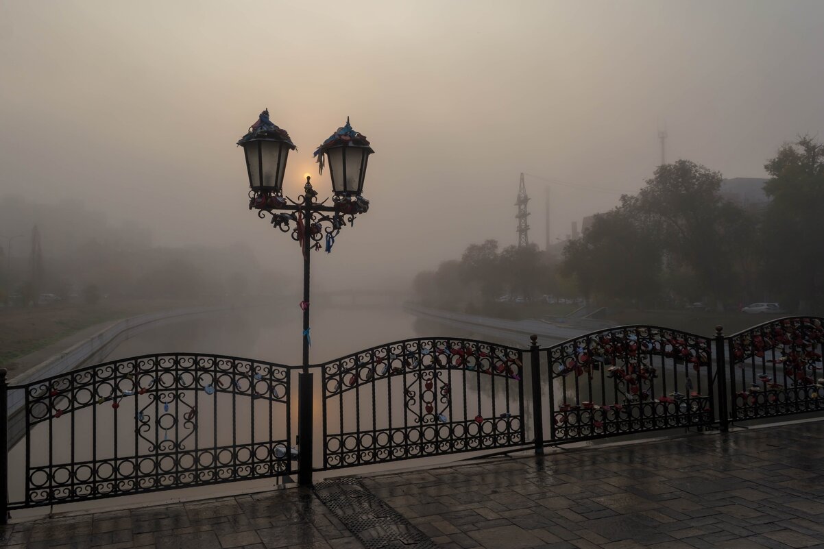 Туман в городе - Владимир Жуков