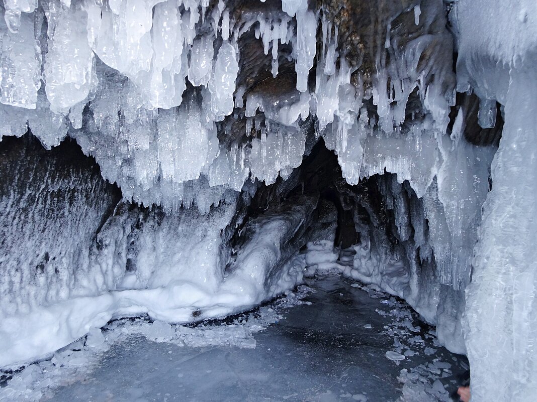 Ледяная пещера - Лидия Бусурина