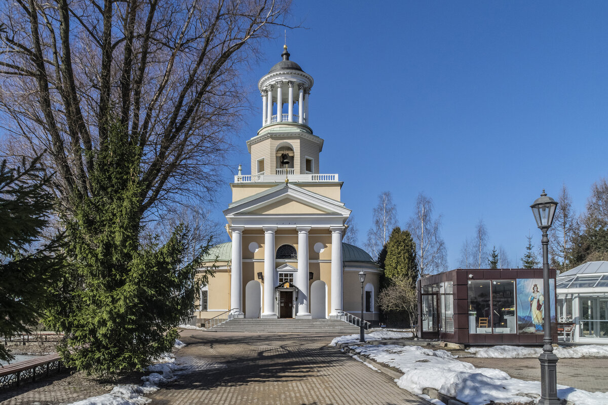 Церковь св. Екатерины в г. Мурино на границе Петербурга и области - Стальбаум Юрий 