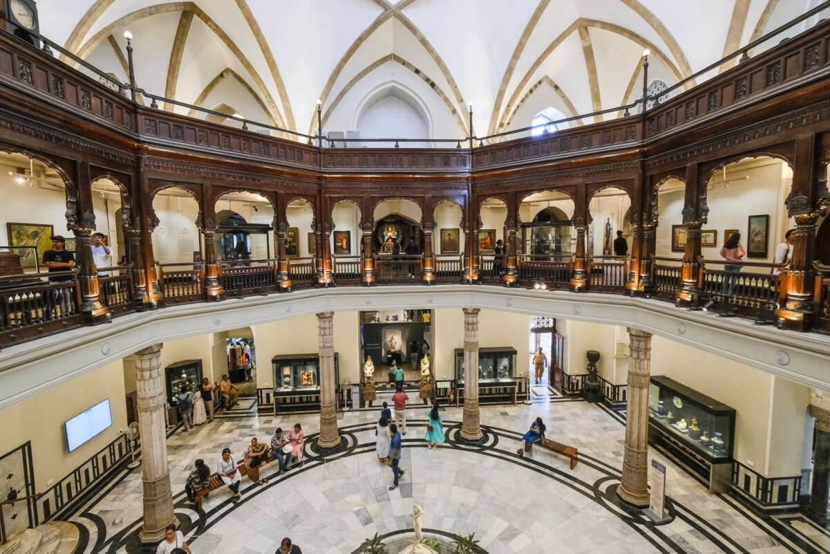 Большой холл национального музея г. Мумбай - Георгий А