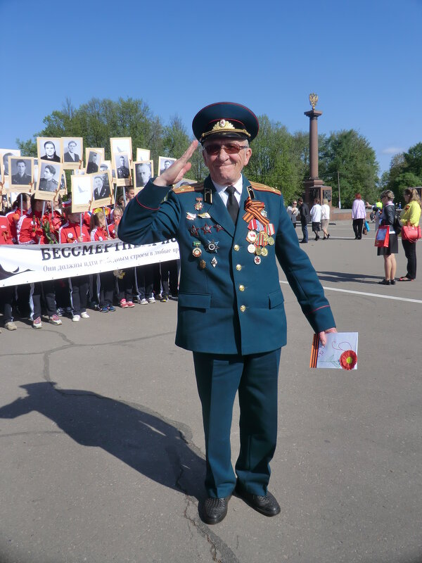 Первый "Бессмертный полк" Великих Лук 9 мая 2014 года.. - Владимир Павлов