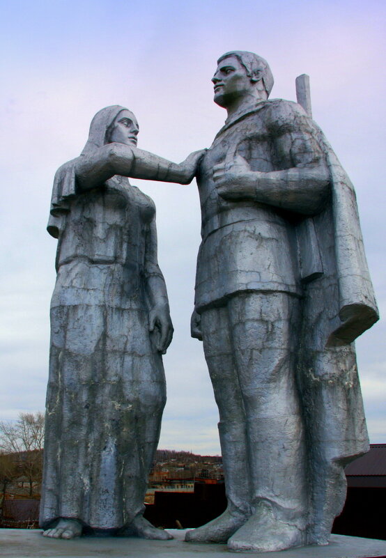 Памятник павшим героям - Нэля Лысенко