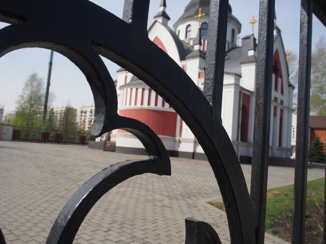 Ограда церкви - Борис 