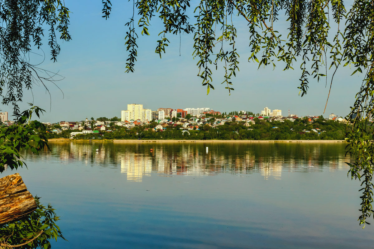 Город с берега... - Юрий Стародубцев