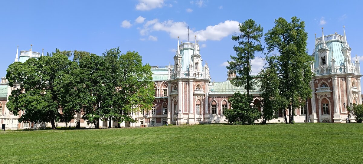 Большой дворец в Царицыно - <<< Наташа >>>