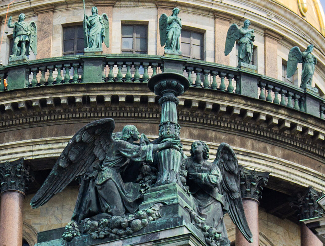 ангелы на исаакиевском соборе в санкт петербурге