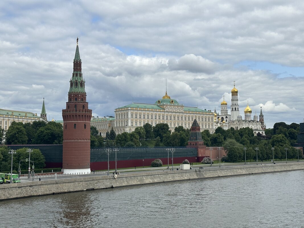 Кремль - <<< Наташа >>>