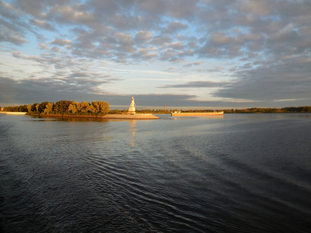 Монумент Мать - Волга. - Надежда 