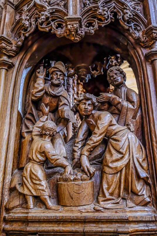 Деревянная скульптура в королевском монастыре Бру (4) - Георгий А