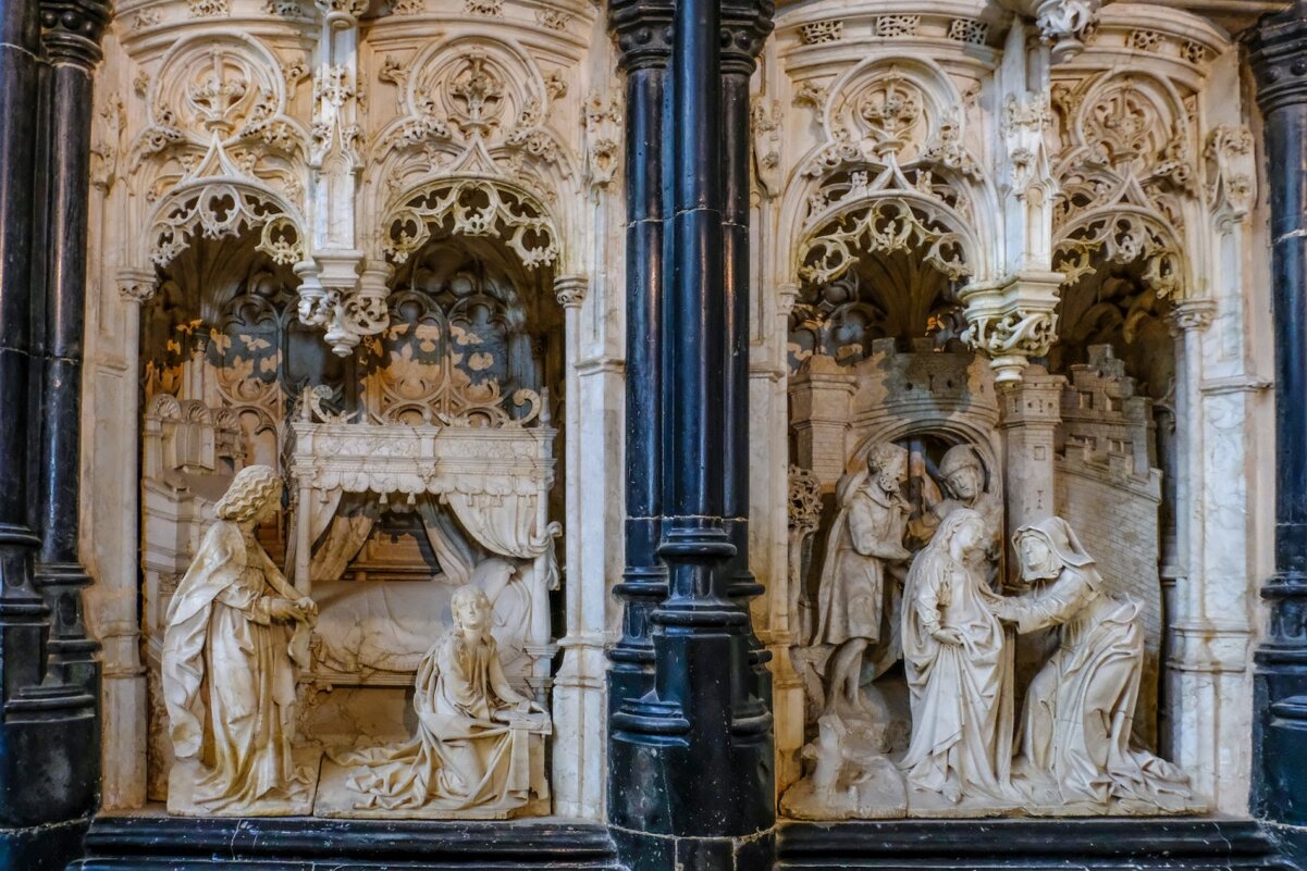 Мраморная скульптура в королевском монастыре Бру - Георгий А
