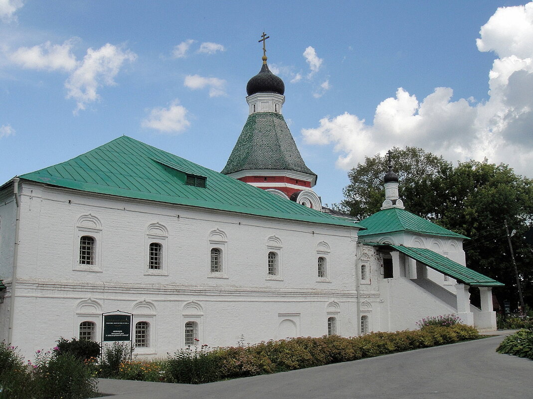 Трапезная палата и Покровская церковь в Александровской слободе. - Ольга Довженко