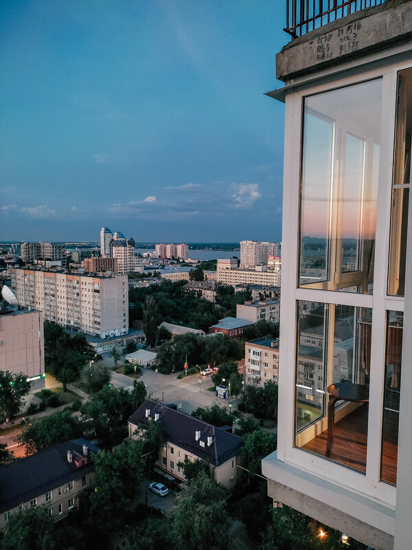 На 16 этаже с видом на Волгу - Юля Жуковская