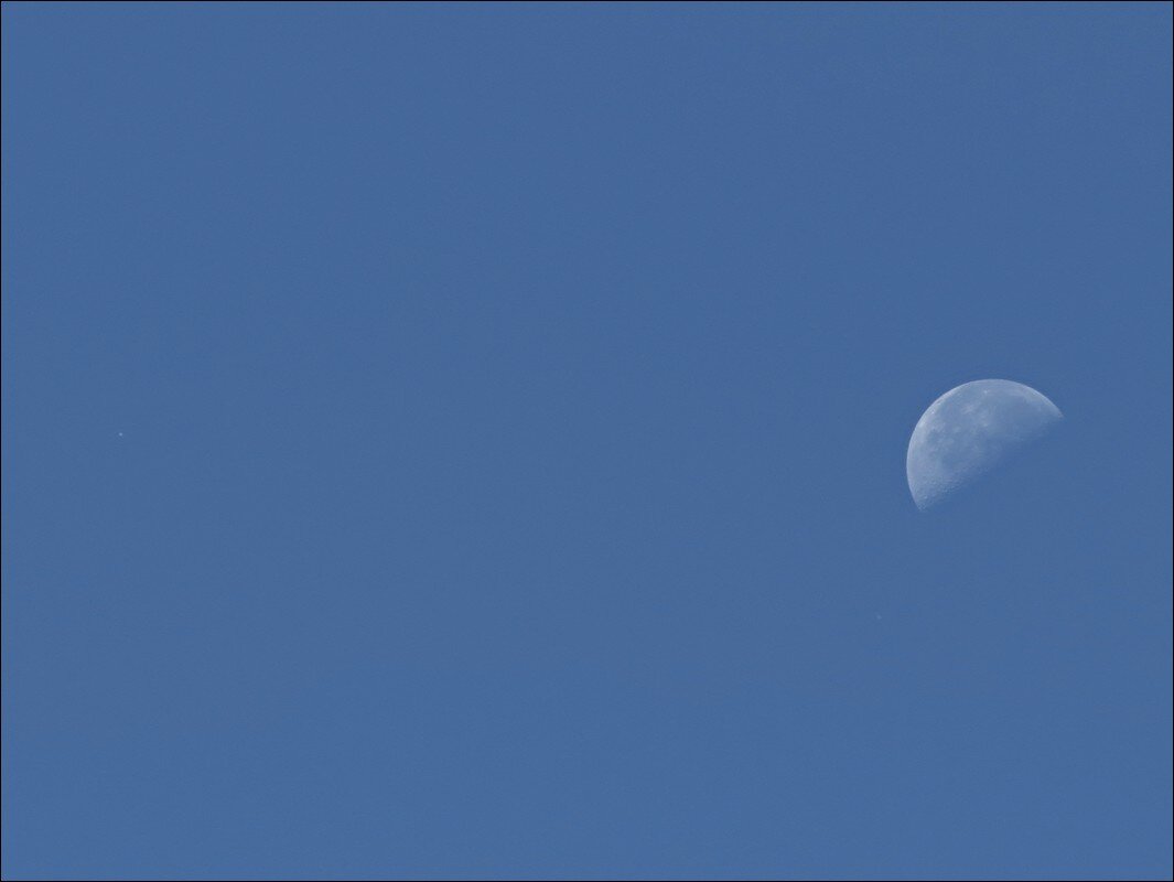 Луна и Юпитер на дневном небе - Сеня Белгородский