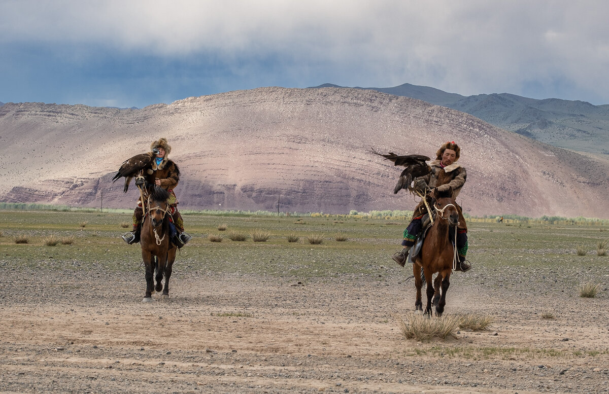 Монголия. Охотники с беркутами - Galina 