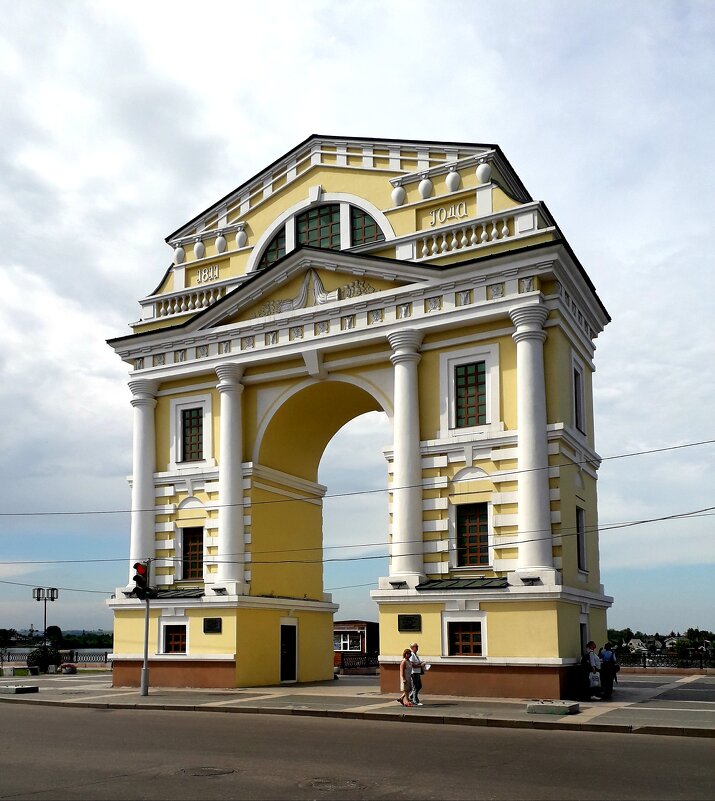 Московские ворота на набережной Ангары в Иркутске - Лидия Бусурина