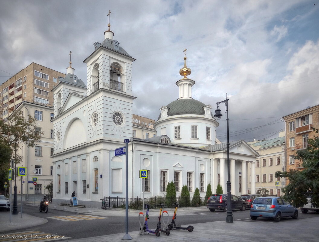 Успенская церковь на Могильцах - Andrey Lomakin
